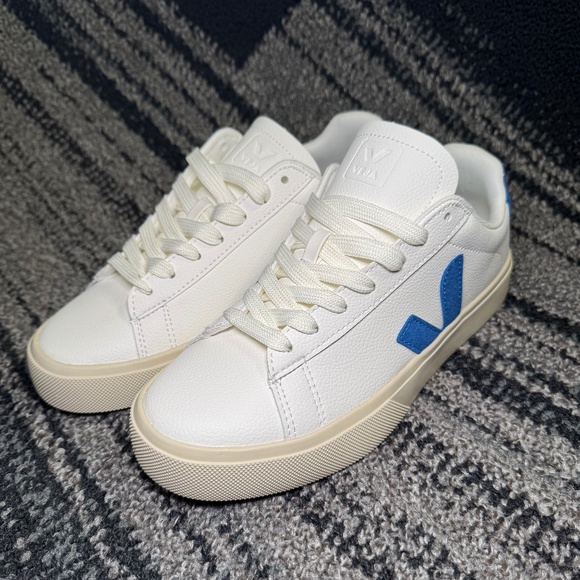 Blue & White Veja Campos Woman’s Size 8 - Picture 1 of 8